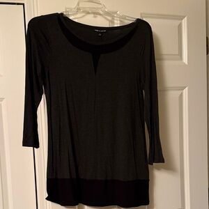Cable & Gauge Women's Dark Grey and Black Tunic